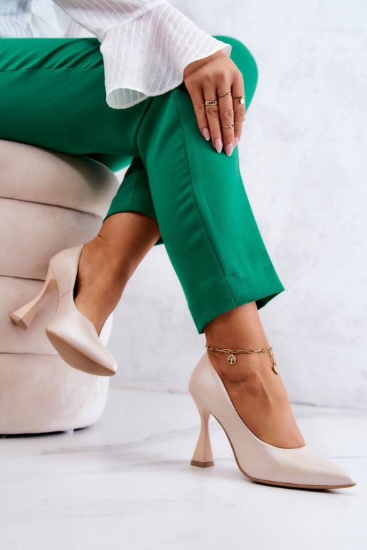 Moekad Kingad Shoes beeži värvi