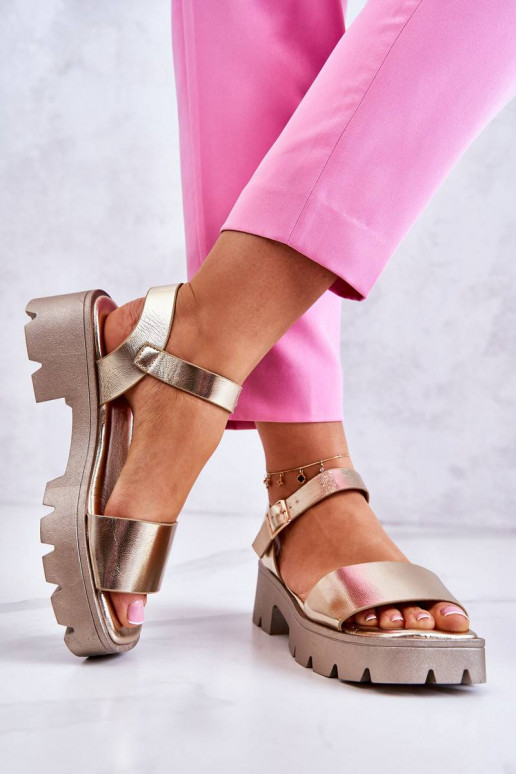 Naistesandaalid kõrge jämeda kontsaga...