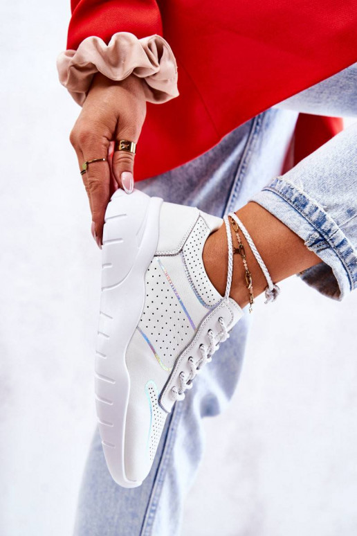 Sneakers tüüpi jalanõud valget värvi...