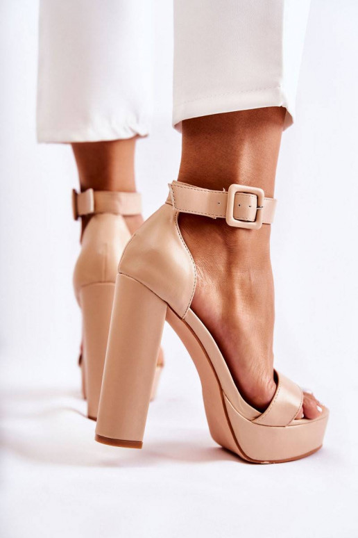 Sandaalid kõrge jämeda kontsaga beeži...