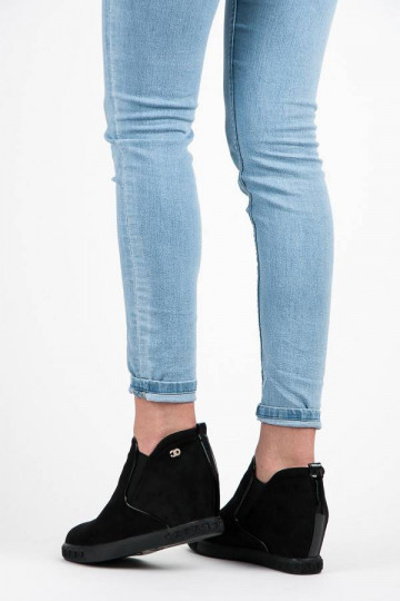 Seemisnahast mustad...