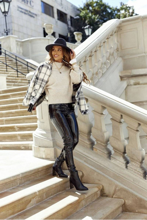 Naiste poolsaapad mustad kõrge jämeda...