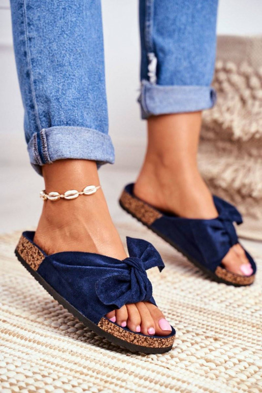 Plätud tumesinist värvi Wendy