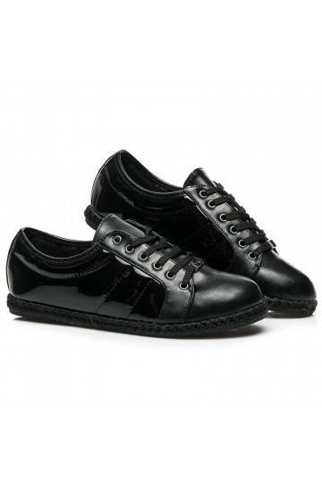 mustad spordistiilis kingad