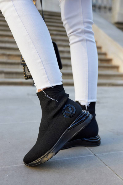 Spordijalatsid mustad Runaway