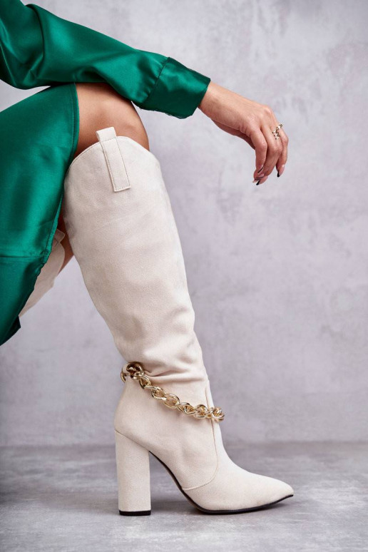 seemisnakhsed voodriga pika säärega...