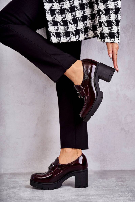 Elegantsed jalatsid kõrge jämeda...