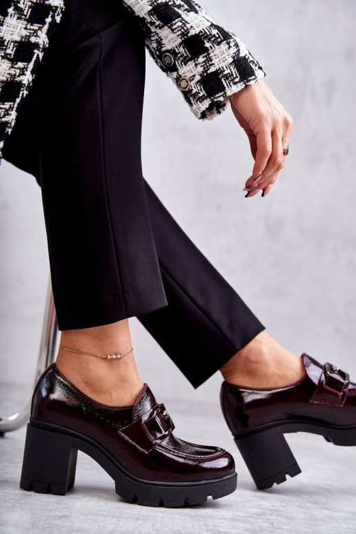 Elegantsed jalatsid kõrge jämeda...