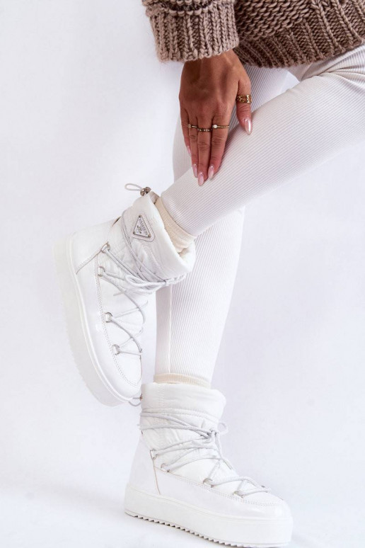 Moekad nööpidega lumesaapad...