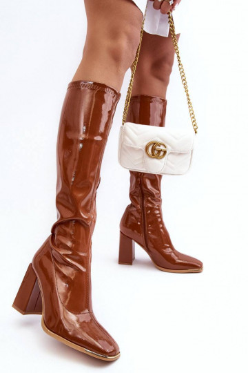 Naiste pika säärega saapad...