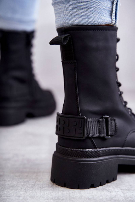 Naiste poolsaapad voodriga tõmblukuga...