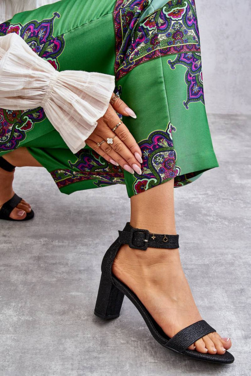 Kõrge jämeda kontsaga mustad Maxim