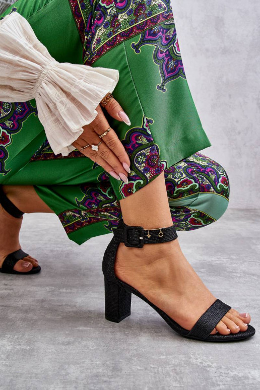 Kõrge jämeda kontsaga mustad Maxim