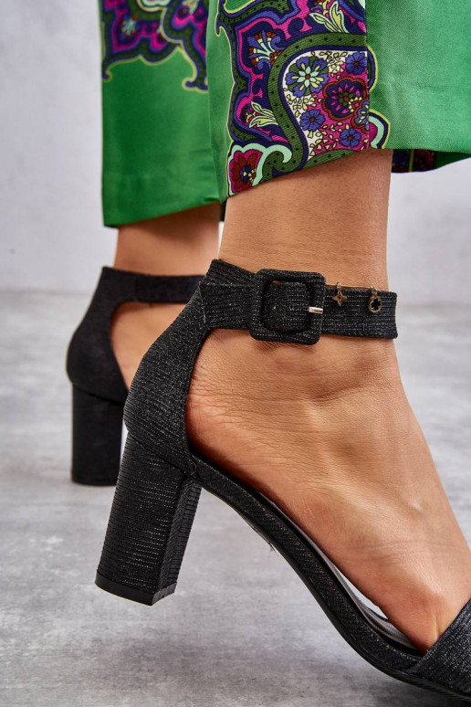 Kõrge jämeda kontsaga mustad Maxim