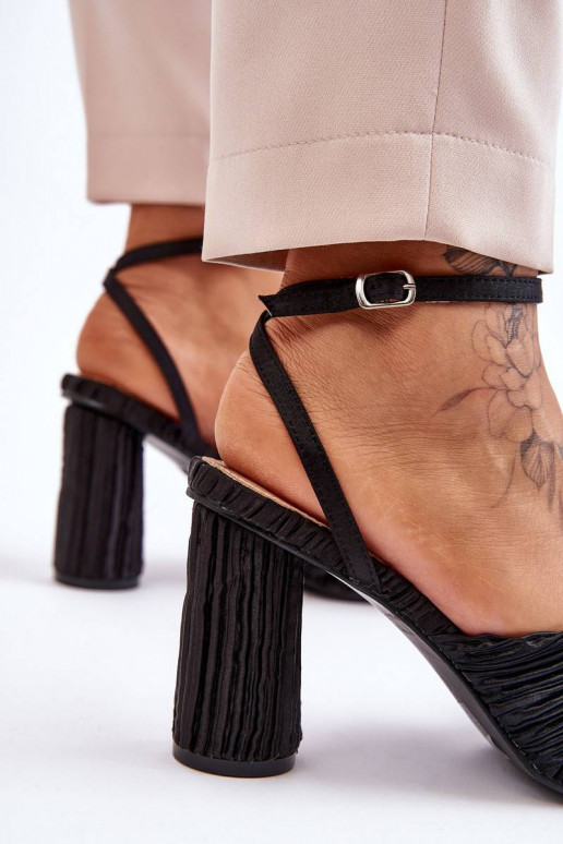 Moodsad sandaalid lipsukesega kõrge...