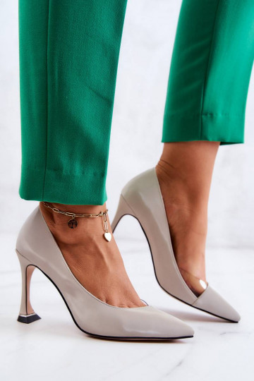 Moekad kõrge kontsaga Halli... 2