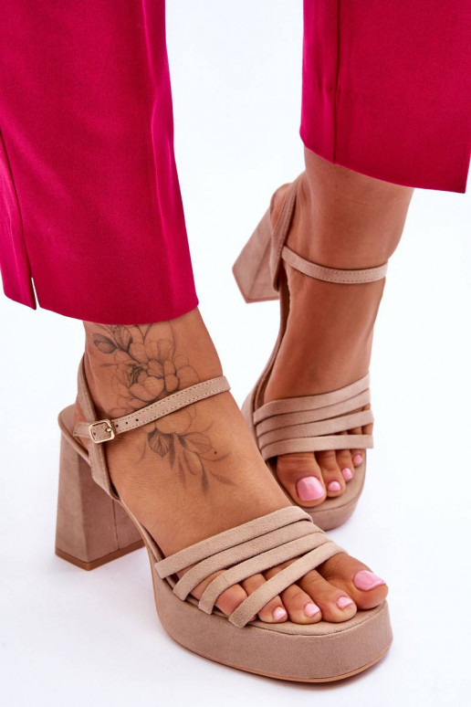 Seemisnahast kingad kõrge jämeda...