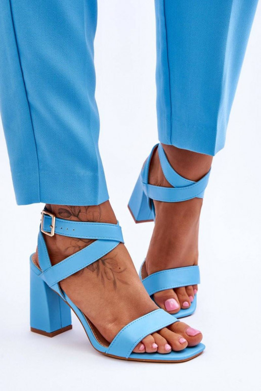Elegantsed sandaalid kõrge jämeda...