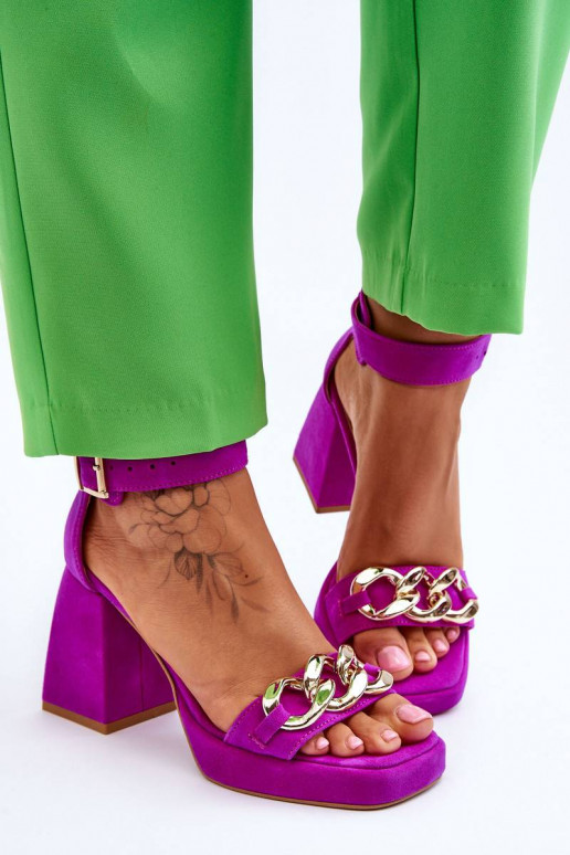 Seemisnahast kingad Shoes tumeroosad...