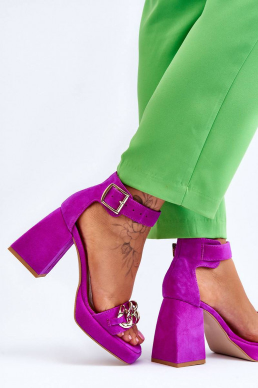 Seemisnahast kingad Shoes tumeroosad...