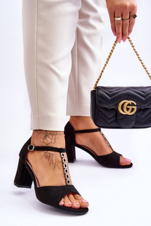 Sandaalid seemisnakhsed kõrge jämeda...