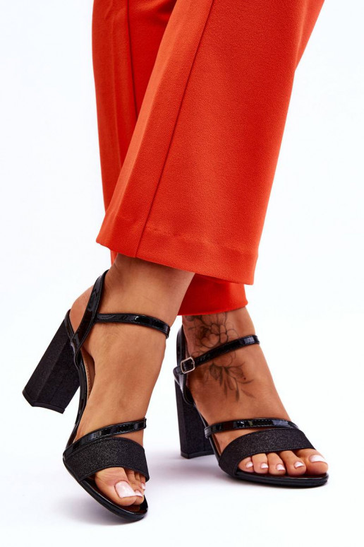 läikiv sandaalid kõrge jämeda...