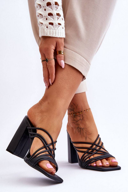 Sussid kõrge jämeda kontsaga...