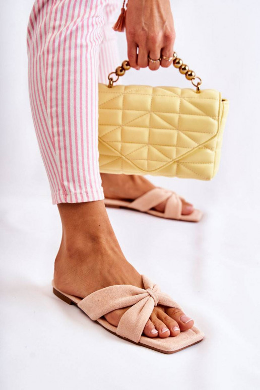 veluurist Plätud Heleroosat värvi...