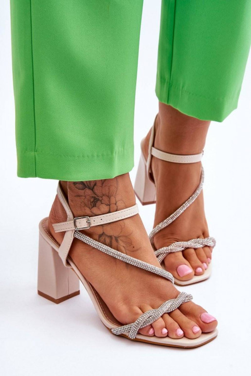 Naistesandaalid säravate...