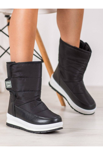 mustad nööpidega lumesaapad...