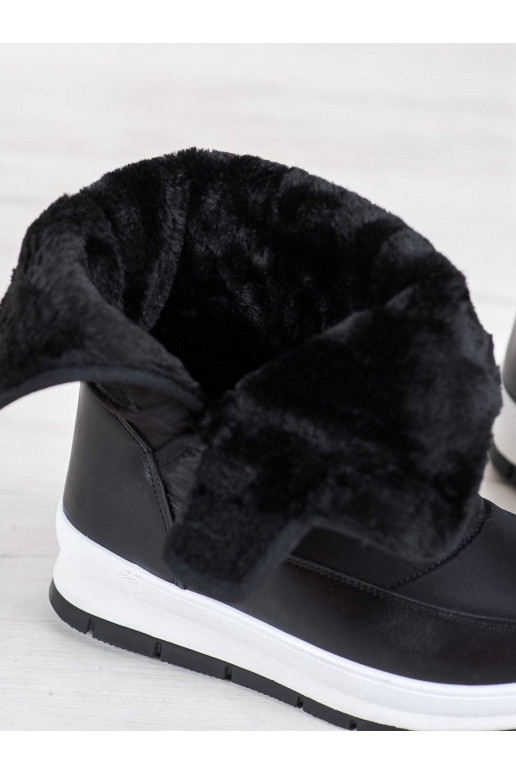 mustad nööpidega lumesaapad...