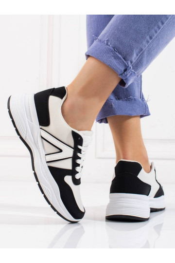 beeži värvi-valge värv...