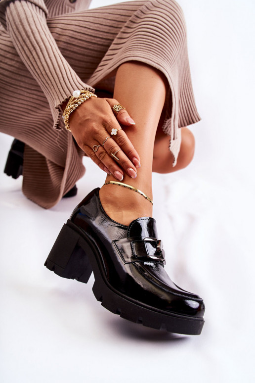 Elegantsed jalatsid kõrge jämeda...