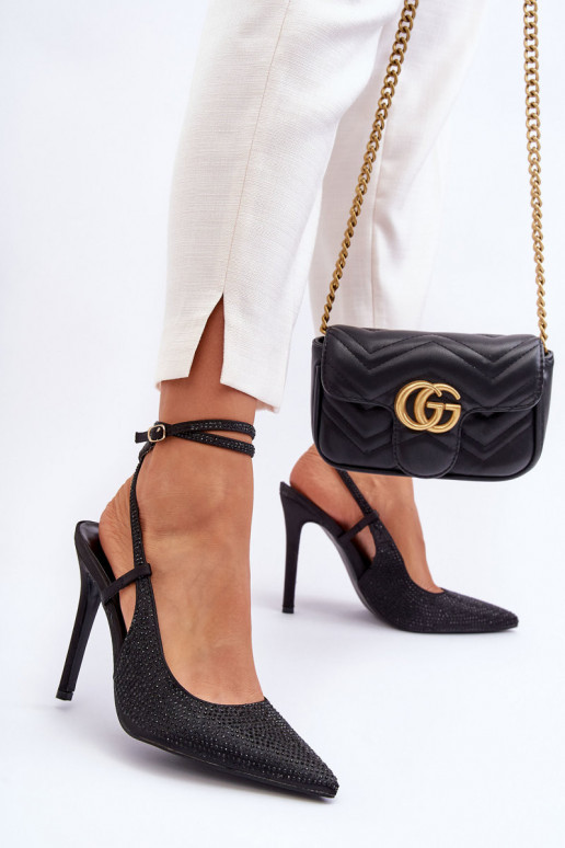 Klassikalise mudeli kõrge kontsaga...