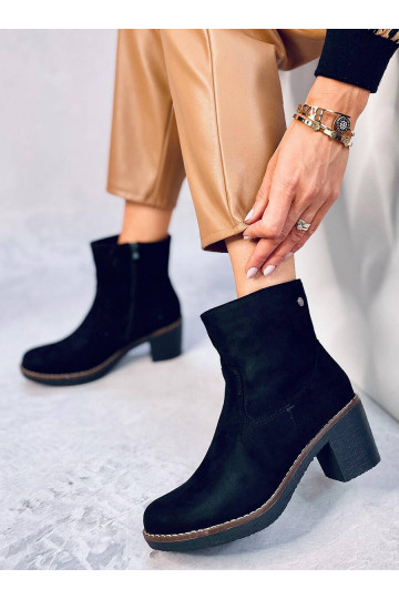 Kummist kontsaga kingad...