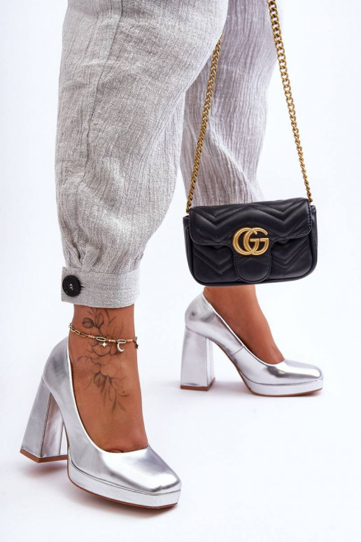 Kingad Hõbedat värvi Rosalia