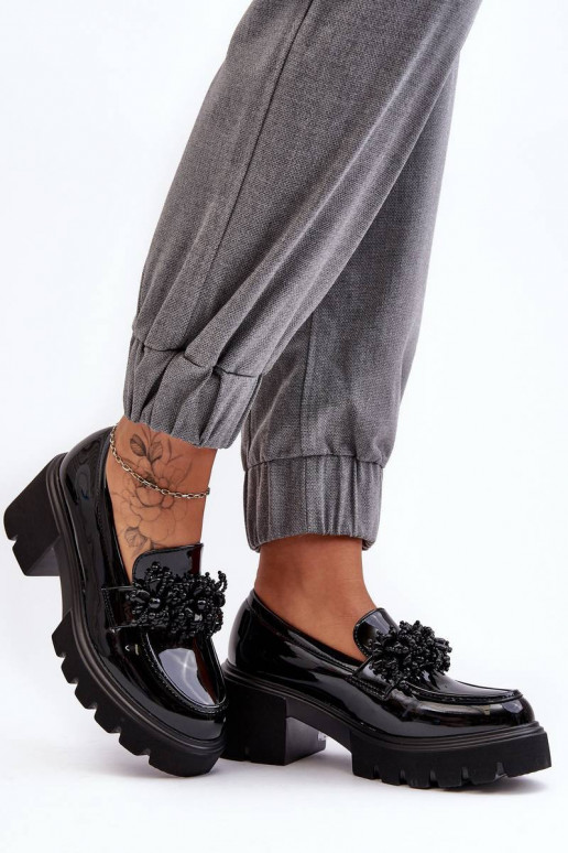 Naistesaapad kaunistustega mustad...