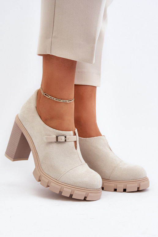 Jalatsid kõrge jämeda kontsaga...