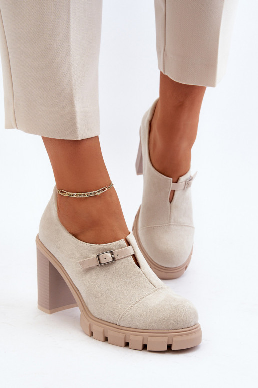 Jalatsid kõrge jämeda kontsaga...