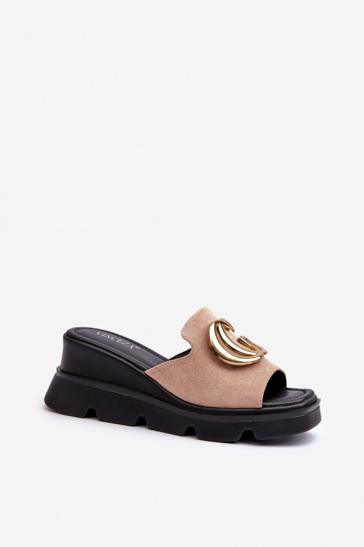 Naiste ökoseemisnahast plätud kiilul...