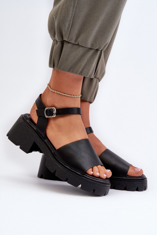 Naistesandaalid mustad Dottiassa