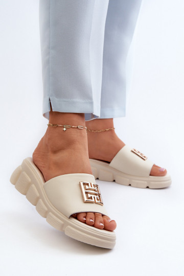 Plätud naturaalsest nahast...