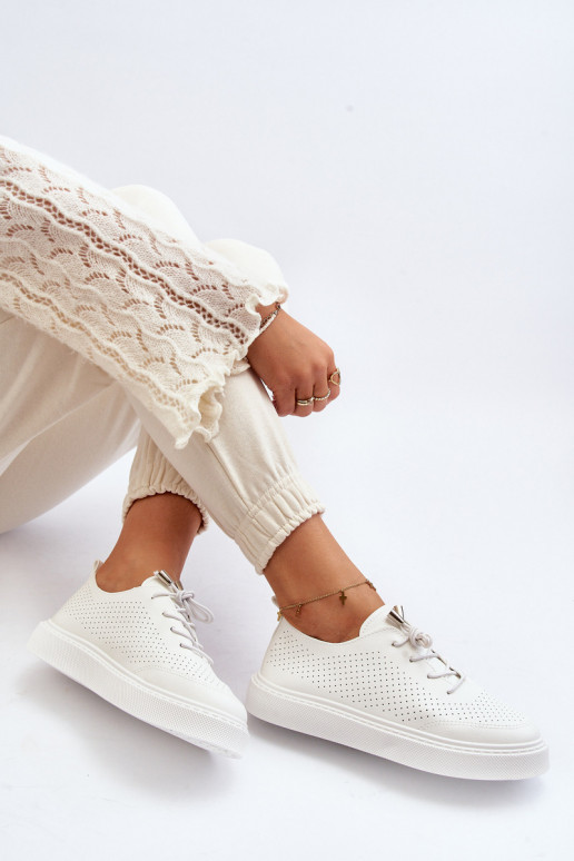 Naiste saapad valget värvi Unassemia