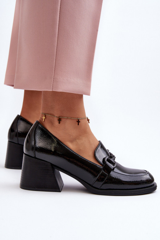 Laque jalatsid kõrge jämeda kontsaga...