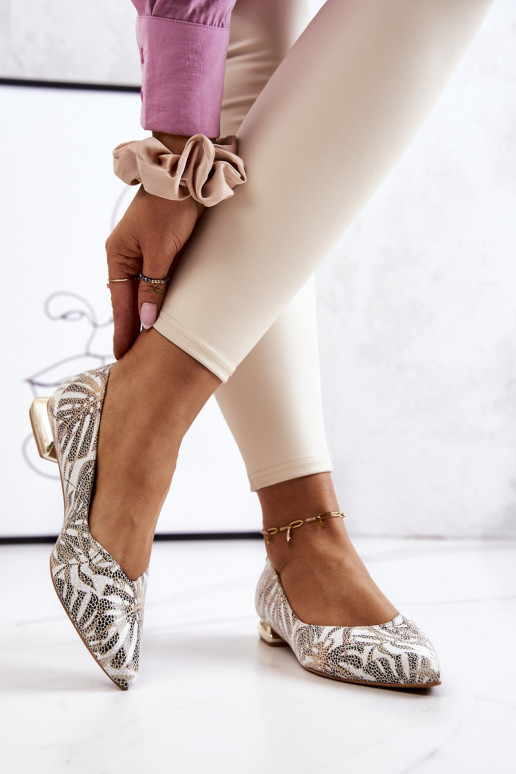 Baleriinad Laura Messi kuldset värvi