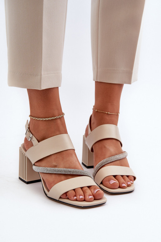 Elegantsed sandaalid kõrge jämeda...