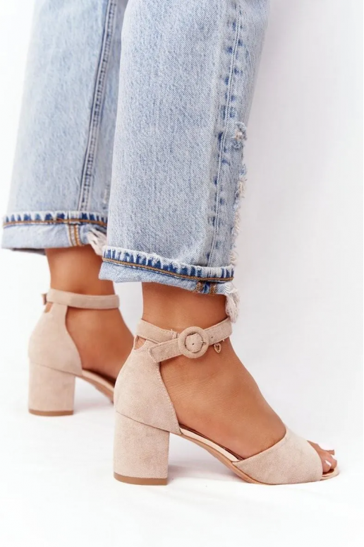 Naistesandaalid kõrge jämeda kontsaga...