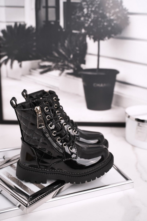 Mustad lakitud naiste saapad