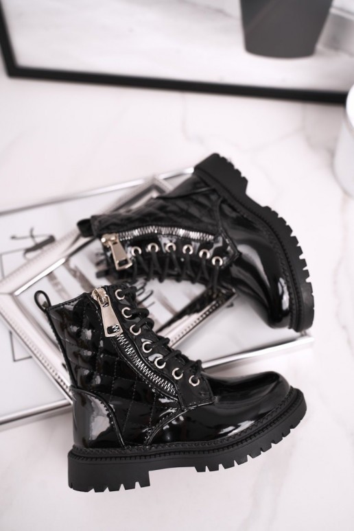 Mustad lakitud naiste saapad