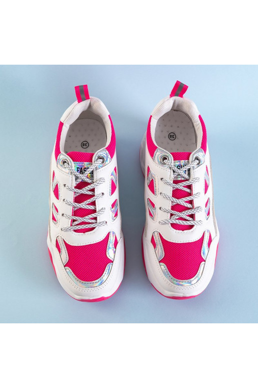 Sneakers tüüpi jalanõud... Sneakers tüüpi jalanõud...